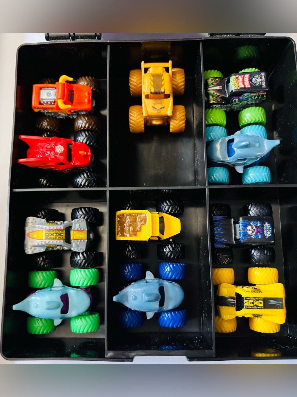 2024 Series 16 Monster Jam Mini Monster Trucks with Golden Avenger Chase Truck